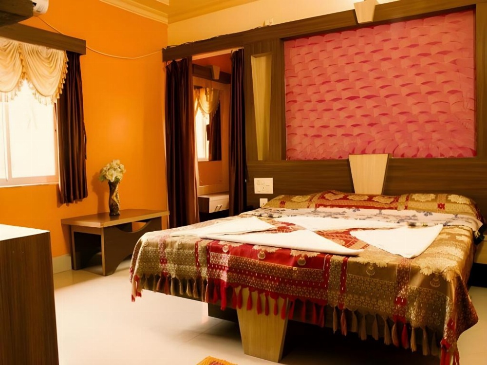 Room image 3