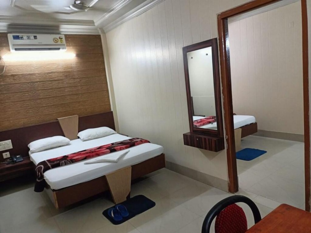 Room image 5
